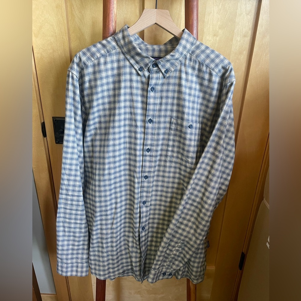 Patagonia Blue and Cream Plaid Men's Shirt